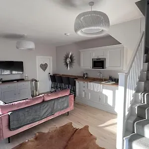 Little Corners Apartment Shawford