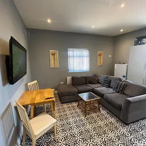 Apartment West 3 Bedroom Large & Modern, Newcastle upon Tyne