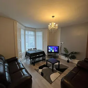 Apartment Arthurs Hill Newcastle, Free Parking Fully Equipped Kitchen 4 Bedrooms, Near Centre, Newcastle upon Tyne